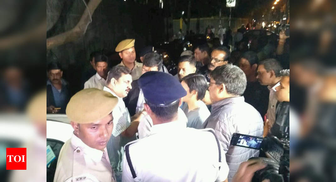 Chit Fund Scam: CBI Team Reaches Kolkata Police Chief's Residence ...