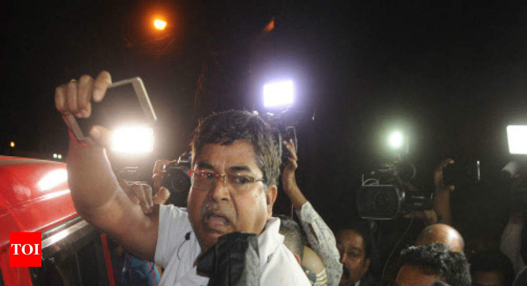 'Why is Rajeev Kumar avoiding CBI?' Congress' Bengal chief asks as Rahul Gandhi backs Mamata 