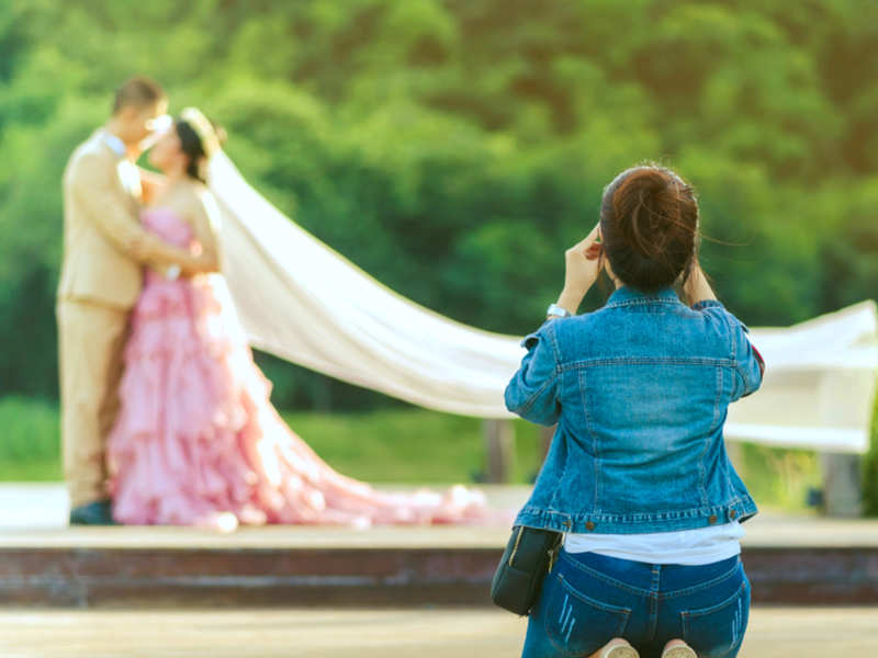 Want to have the perfect pre-wedding shoot? Here&#39;s what you need to do -  Times of India
