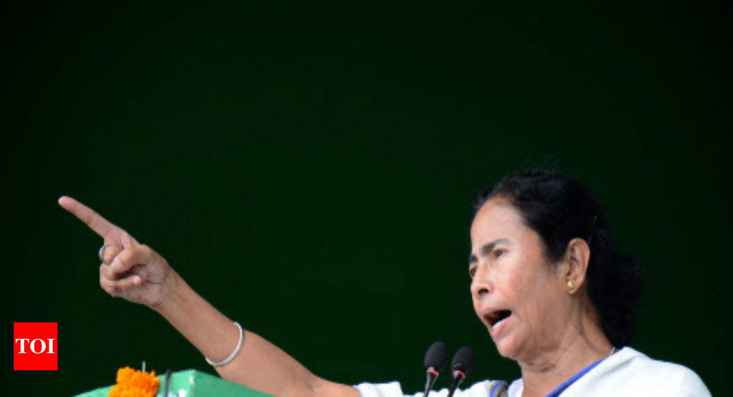 Mamata says police commissioner not on dharna with her