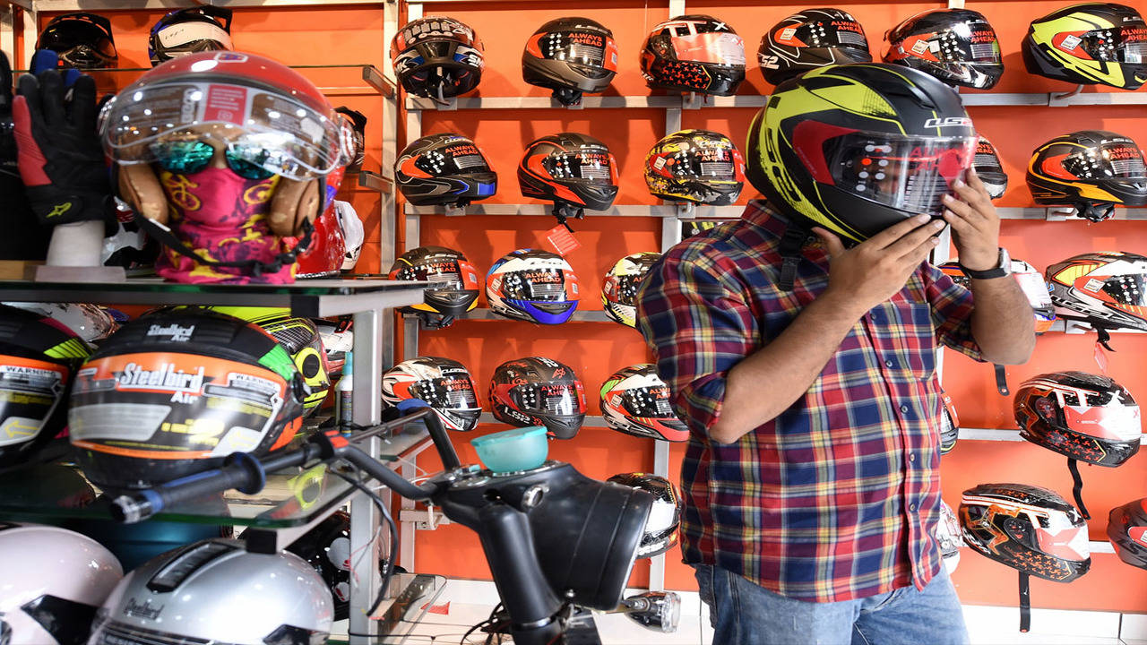 Helmet shop best sale in thousand lights