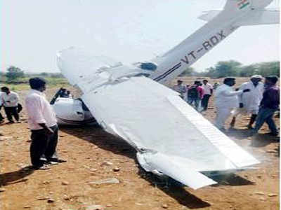 Trainee pilot survives plane crash at Indapur | Pune News - Times of India