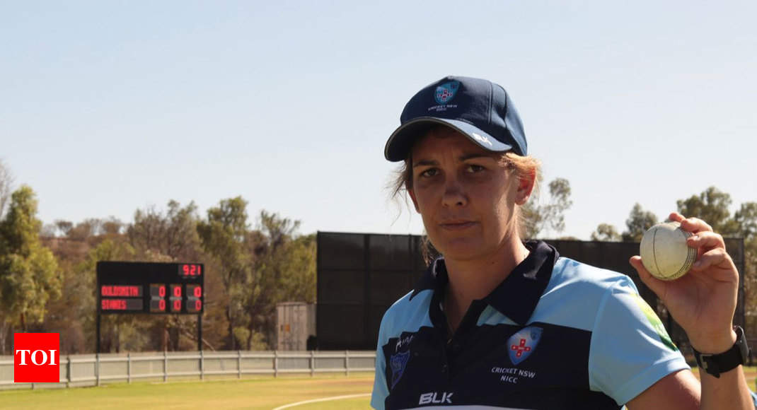 Extras top score as Australia women's team out for 10 runs