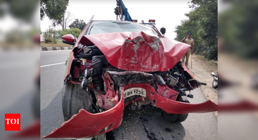 Driver dies as speeding car rams roadside tree in Tamil Nadu | Chennai ...