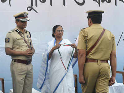 Centre likely to take punitive action against 5 top cops of West Bengal