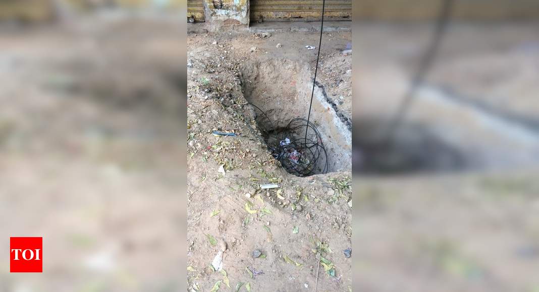 Uncovered trench in Kasturba Nagar - Times of India