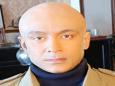 Tota Roy Choudhury surprises fans with his ‘bald’ look!
