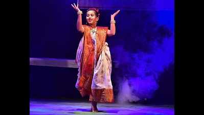 Bengali dance mesmerise the audience