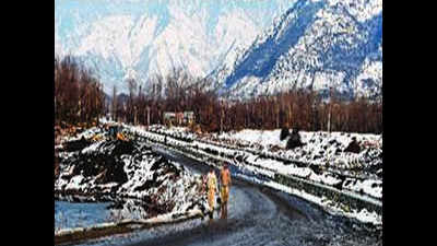 National Highway closed for fourth day in Jammu and Kashmir