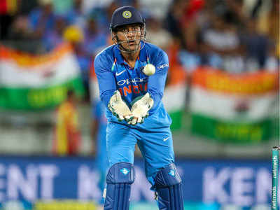 MS Dhoni: 'Lightning quick' Dhoni shows his love for Indian flag | Cricket  News - Times of India