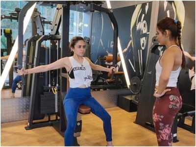 Amruta Khanvilkar's workout session surely motivates you to hit the gym