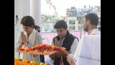 Priyanka Gandhi, Rahul Gandhi bow to Bhimrao Ambedkar