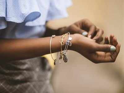 5 Bracelets for Girls Must Have to Wear Every Day