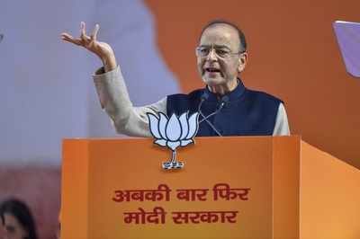 Lies being peddled to save dynasty: Arun Jaitley slams Congress for accusing CAG