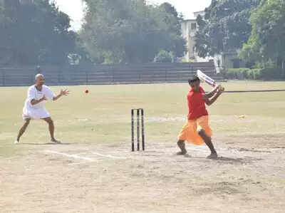 Watch: Dhoti-kurta clad cricketers enthrall audience