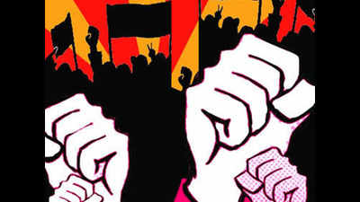 25 college teachers suspended for protest