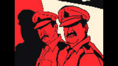 Two cops shunted for following senior’s orders to contact gangster