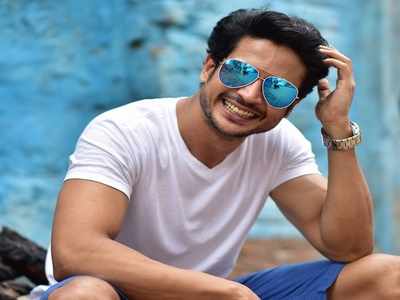 I am a die-hard romantic person but without a girlfriend, says witty actor Suman Dey