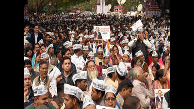Delhi: AAP volunteers see hint of 2011 movement