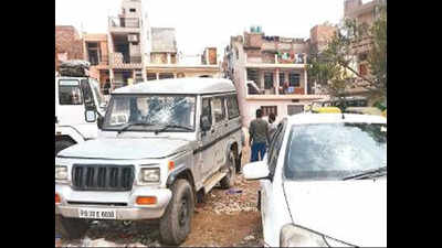 Miscreants vandalise five vehicles at Maloya
