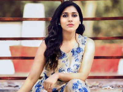 Nobody is going to be single for the rest of their lives; 8 Valentine's Day one-liners by TV host-actress Rashmi Gautam