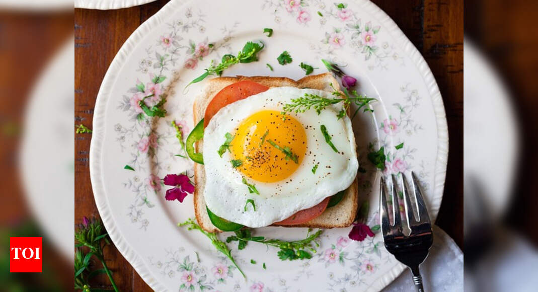 Weight Loss Tips Whole eggs or egg white Should you avoid egg yolks