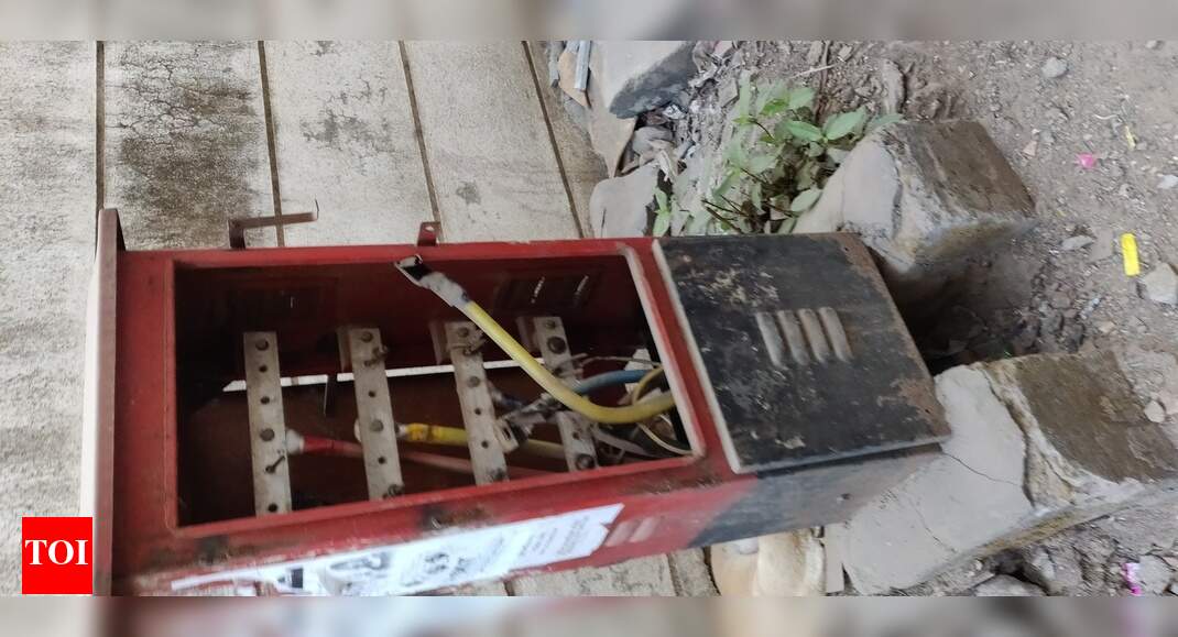 Open distribution box, a hazard for school childre - Times of India