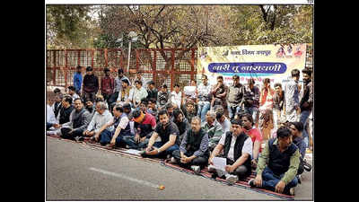 BJP protests against own board over fodder crisis