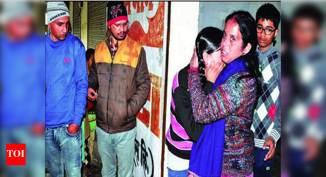 Pulwama attack: Kin in Uttarakhand mourn 2 slain CRPF jawans | Dehradun ...