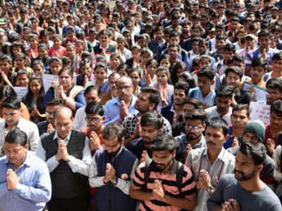 India mourns its martyrs: Thousands pay tributes to Pulwama bravehearts