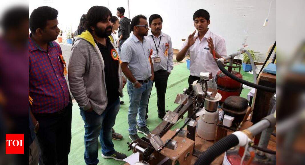 Students present innovative concepts at Atomic Minerals