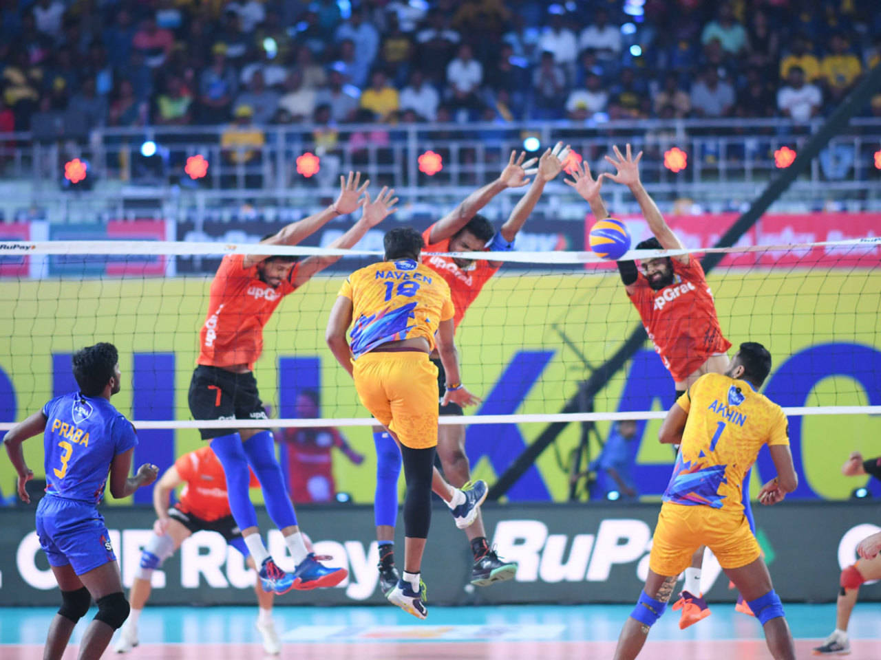 komfortabel lidenskab Inspektion Pro Volleyball League: U Mumba Volley beat Chennai Spartans to keep  play-off hopes alive | More sports News - Times of India