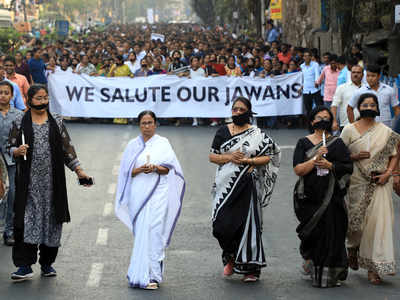 Country stands united by its jawans: Mamata Banerjee