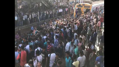 Mumbai: Anger spills onto tracks, Western Railway services derailed for 4 hours