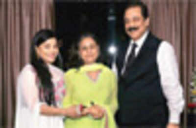 Sapnaa Mukherjee's b-day party! | Events Movie News - Times of India