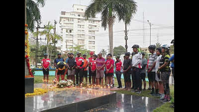Mangalore Bicycle Club pays tribute to Pulwama martyrs; senior member Raheem Teekay