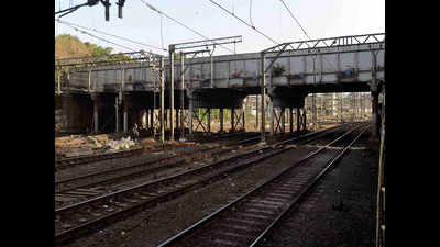 550 structures hindering work on Hancock and 20 other bridges in Mumbai