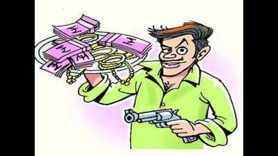 Trader robbed of Rs 7 lakh at gunpoint