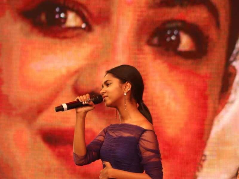 Poornima Indrajith is a proud mom : This photo of Prarthana singing on stage will melt your hearts