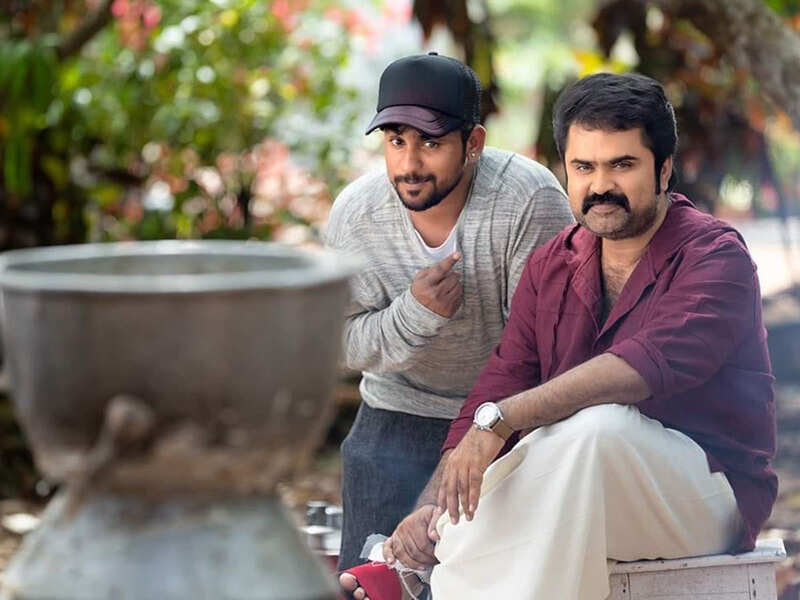 Mahadevan Thampy Turns Cinematographer For King Fish Malayalam Movie News Times Of India Mahadevan Thampy Turns Cinematographer For King Fish Malayalam Movie News Times Of India