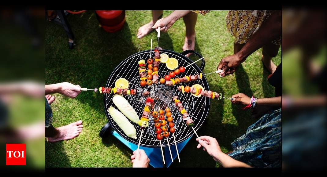 File:Porterhouse steaks grilling barbecue grills meat.jpg - Wikimedia  Commons