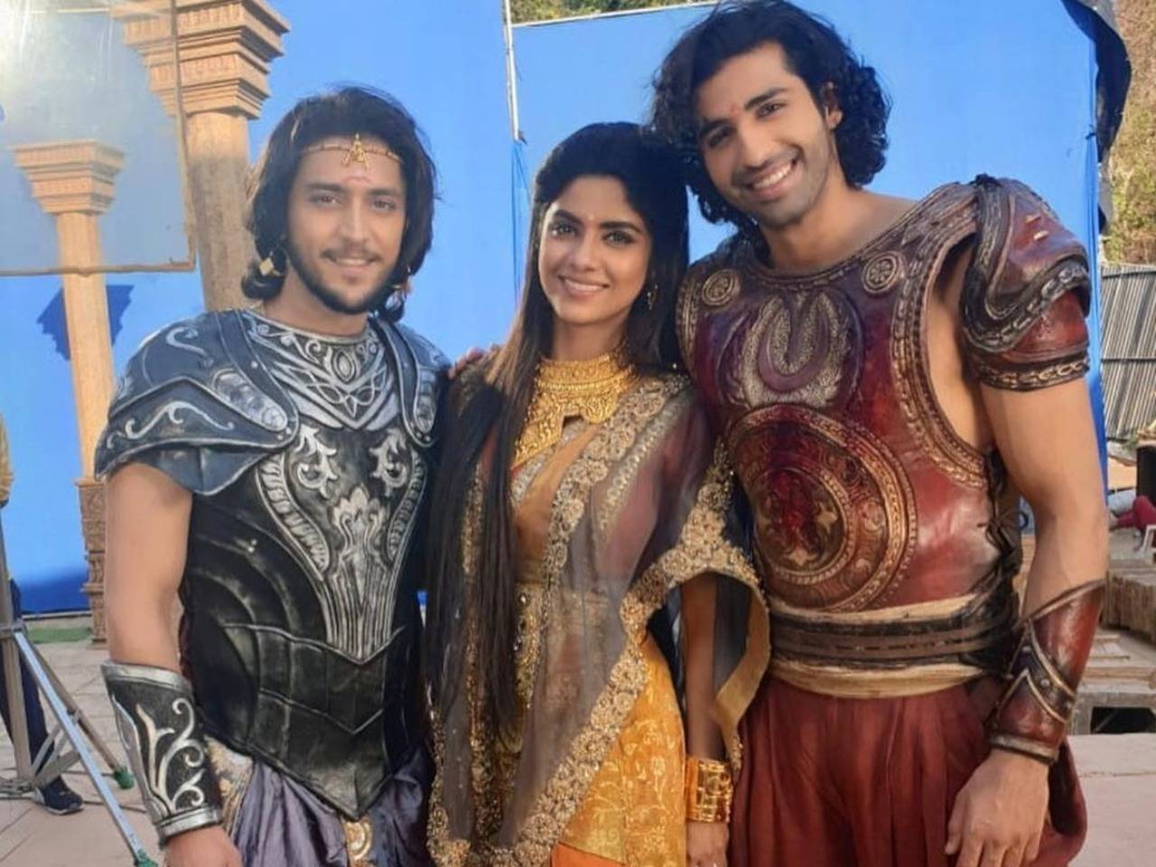 Karn Sangini actors bid adieu to their fans; see farewell pictures ...