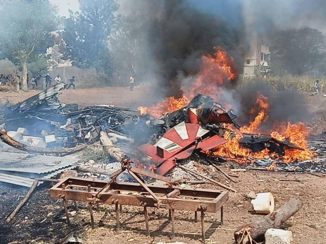 IAF plane crash: Two IAF Surya Kiran aircraft crash during practice at Aero  India 2019 in Bangalore, one pilot dead | India News - Times of India