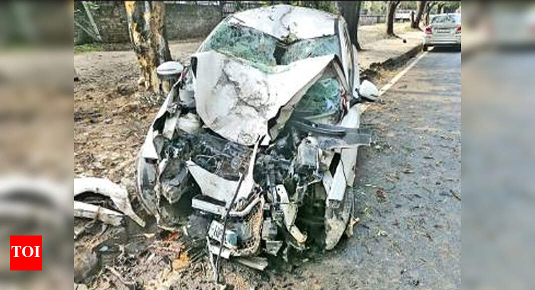 Two friends killed as car rams into tree in Mohali | Chandigarh News ...