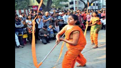 Artists meld martial arts, calligraphy and powada, pay tribute to Shivaji Maharaj