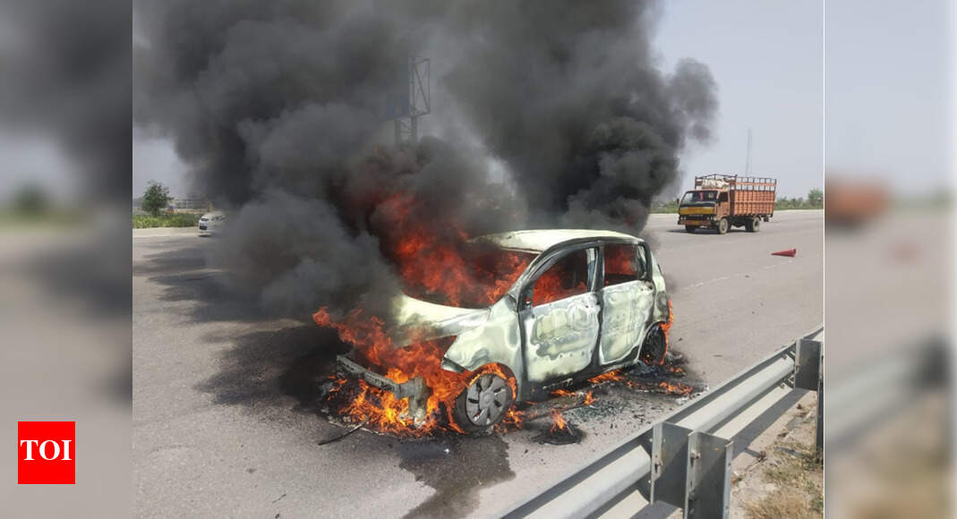 Hyderabad Man charred to death as moving car catches fire in Hyderabad