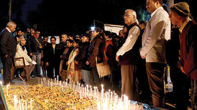 Theatre artists in Lucknow pay homage to the Pulwama martyrs