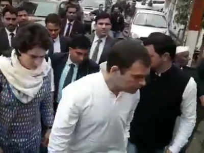 Rahul Gandhi, Priyanka meet Pulwama martyr's kin in UP's Shamli