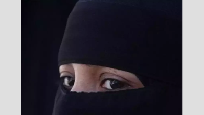 Student walks on Chennai road wearing burqa to get girlfriend’s kiss, assaulted by locals