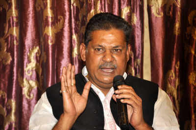 Cong workers used to loot poll booths for dad, me: Kirti Azad